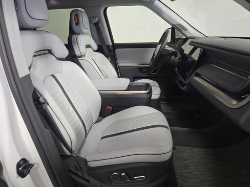 Used 2024 Rivian R1S Adventure AWD/4WD image 24