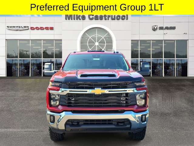 Used 2024 Chevrolet Silverado 2500 LT AWD/4WD image 2