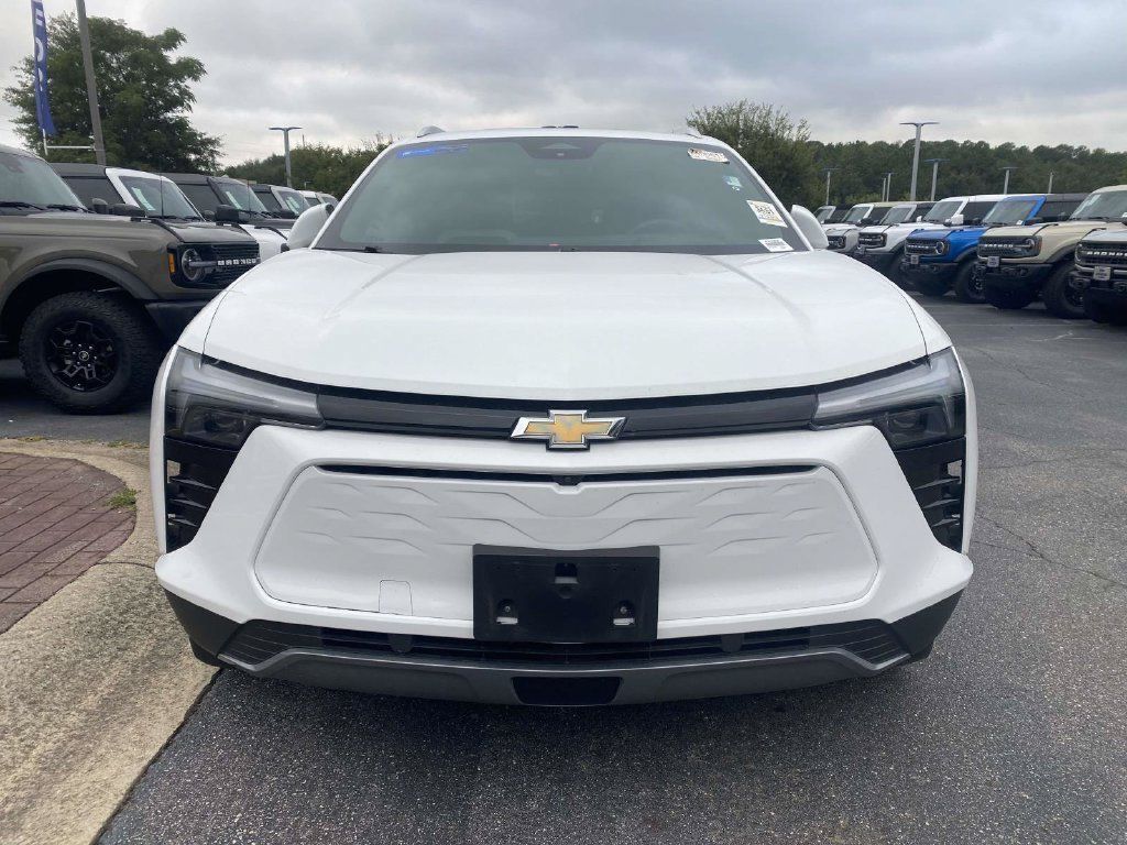 Used 2025 Chevrolet Blazer EV LT AWD/4WD image 2