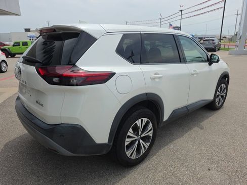 Used 2021 Nissan Rogue SV AWD/4WD image 3