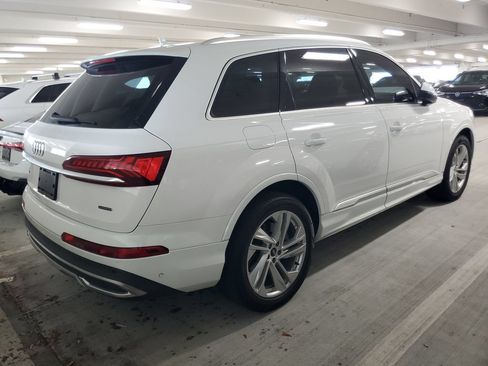Used 2021 Audi Q7 2.0T Premium Plus w/ Executive Package AWD/4WD image 3