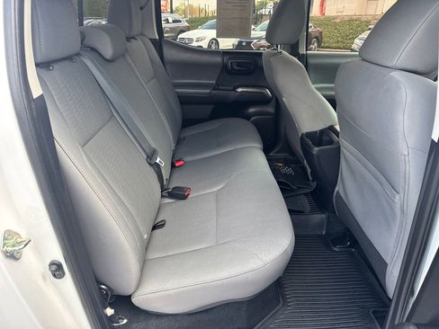 Used 2019 Toyota Tacoma SR5 image 15
