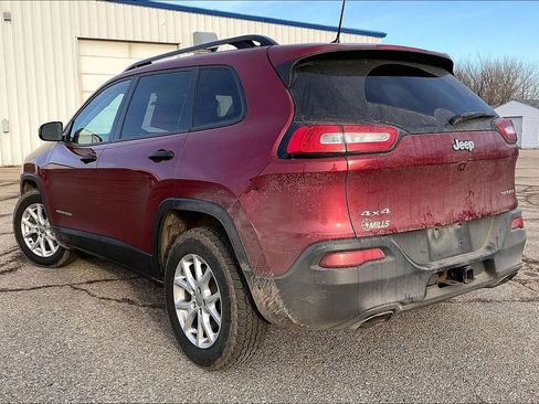 Used 2016 Jeep Cherokee Sport w/ Cold Weather Group image 3