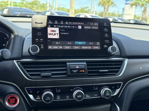 Used 2018 Honda Accord Touring image 27