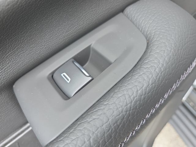 New 2026 GMC Yukon Denali w/ Denali Reserve Package AWD/4WD image 13