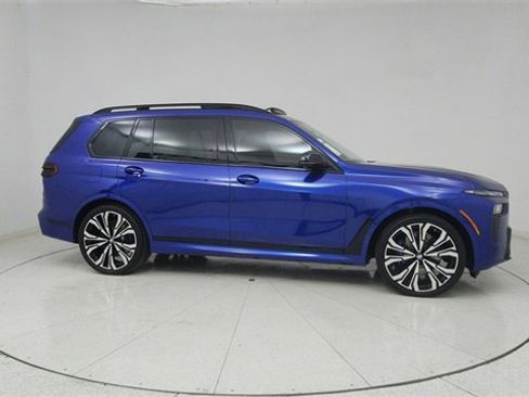 Used 2025 BMW X7 M60i image 1