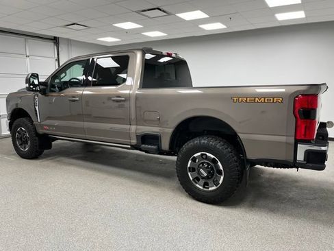 Used 2023 Ford F350 Lariat w/ Lariat Ultimate Package AWD/4WD image 7