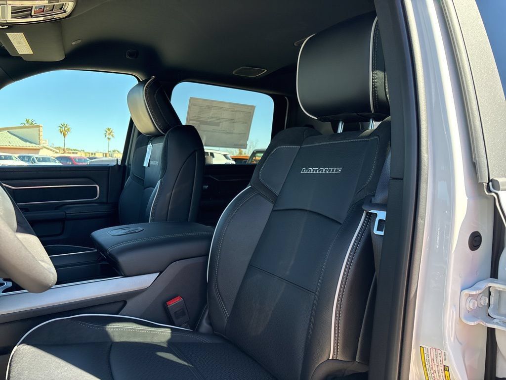 New 2026 RAM 2500 Laramie w/ Sport Appearance Package AWD/4WD image 14