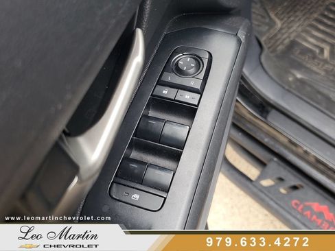 Used 2024 Toyota Tacoma TRD Off-Road AWD/4WD image 16