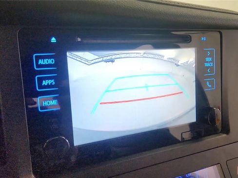 Used 2017 Toyota Sienna SE w/ SE Preferred Package FWD image 30