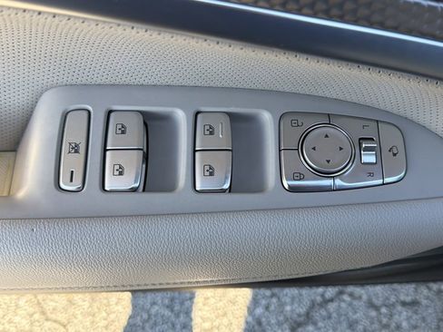 Used 2022 Genesis G70 3.3T w/ Sport Advanced Package image 17