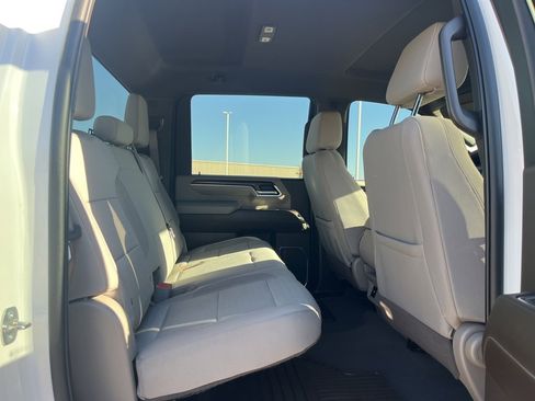 Used 2024 Chevrolet Silverado 2500 LT image 23