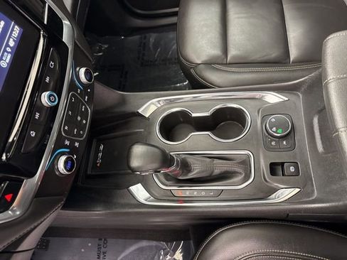 Used 2023 Chevrolet Traverse LT w/ LT Premium Package AWD/4WD image 20