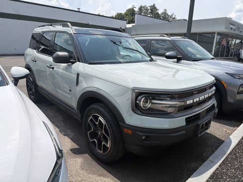 Used 2021 Ford Bronco Sport Big Bend w/ Big Bend Package AWD/4WD image 2