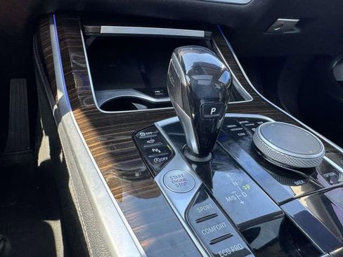 Used 2020 BMW X7 xDrive40i w/ Premium Package AWD/4WD image 38