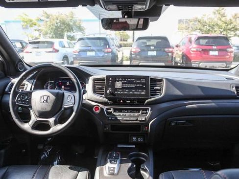 Used 2022 Honda Pilot TrailSport image 18