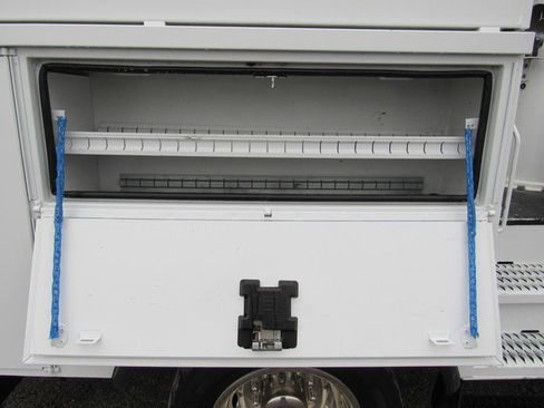 Used 2020 Ford F550 2WD Regular Cab Super Duty image 15