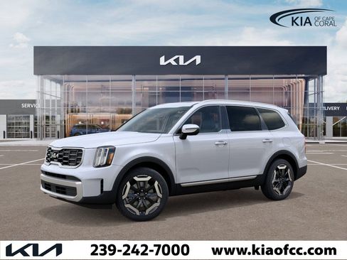 New 2025 Kia Telluride S image 3