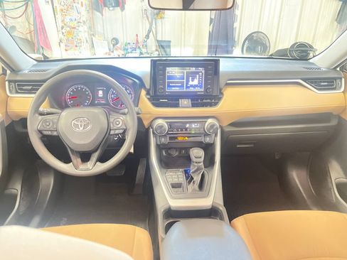 Certified 2020 Toyota RAV4 LE w/ All Weather Liner Package AWD/4WD image 25