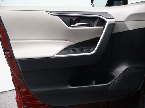 Used 2023 Toyota RAV4 XLE image 12