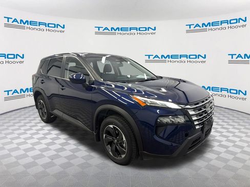 Used 2025 Nissan Rogue SV AWD/4WD image 7