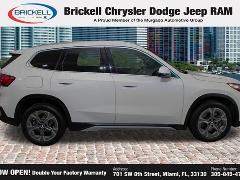 Used 2025 BMW X1 xDrive28i AWD/4WD image 3