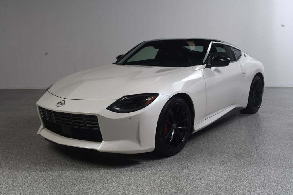 Used 2025 Nissan Z Performance w/ Floor Mat Package RWD image 2
