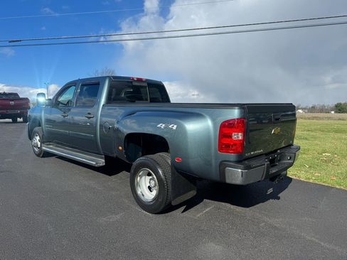 Used 2007 Chevrolet Silverado 3500 LT w/ EZ-Lift Tailgate Package image 4