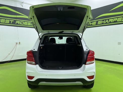 Used 2022 Chevrolet Trax LT w/ Driver Confidence Package AWD/4WD image 9