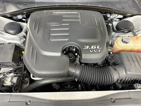 Used 2020 Chrysler 300 S RWD image 39