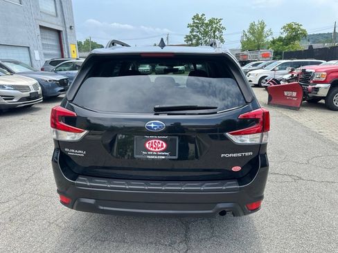 Used 2023 Subaru Forester Premium AWD/4WD image 5