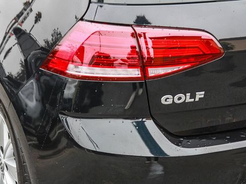 Used 2019 Volkswagen Golf 4-Door FWD image 7