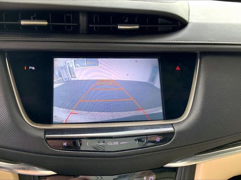 Used 2017 Cadillac XT5 FWD image 29