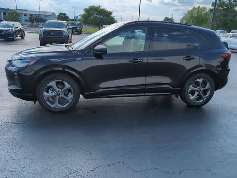 Used 2024 Ford Escape ST-Line FWD image 2