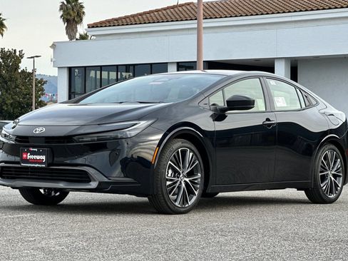 New 2026 Toyota Prius XLE FWD image 8