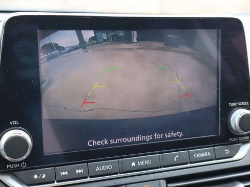 Used 2024 Nissan Altima 2.5 SV FWD image 7