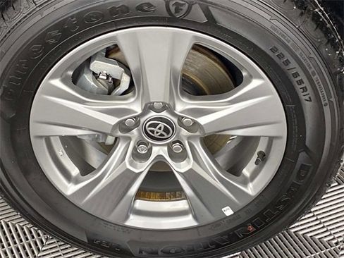 Used 2024 Toyota RAV4 XLE image 28