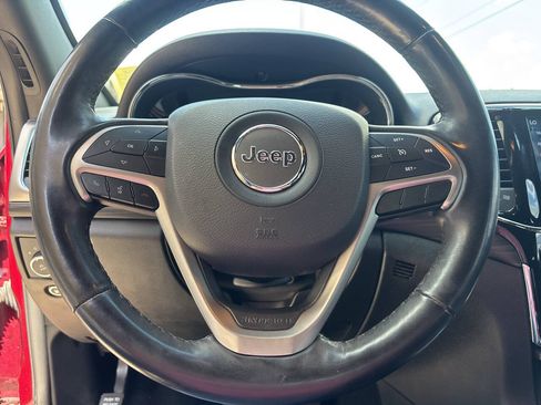 Used 2019 Jeep Grand Cherokee Altitude AWD/4WD image 9
