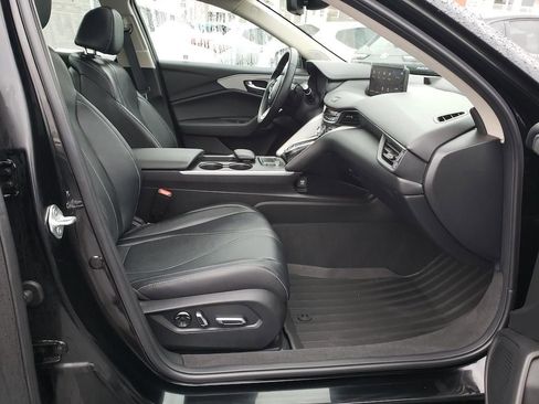 Certified 2025 Acura TLX w/ Technology Package image 22