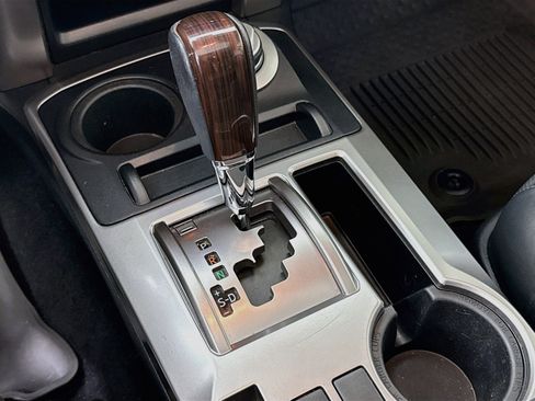 Used 2022 Toyota 4Runner Limited AWD/4WD image 19