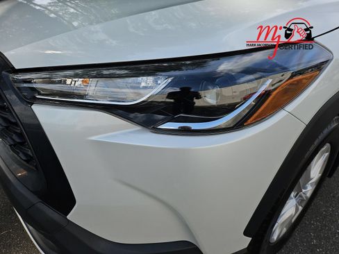 Used 2024 Toyota Corolla Cross LE w/ Moonroof Package FWD image 14