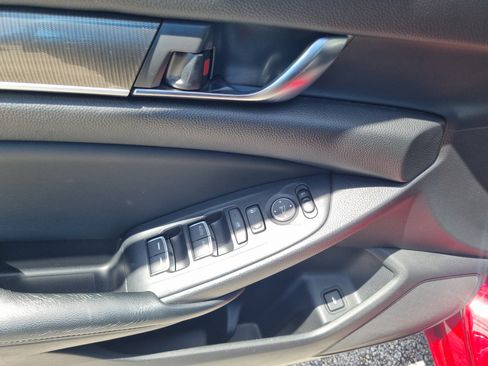 Used 2018 Honda Accord Sport image 24