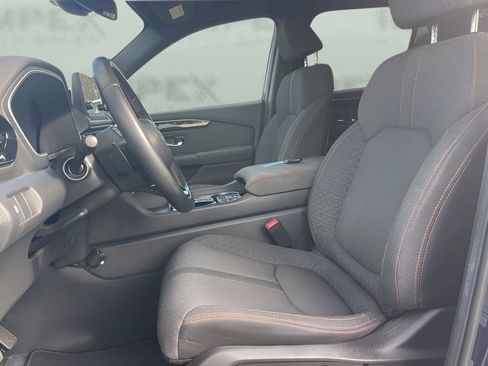 Used 2025 Honda Pilot Sport image 11