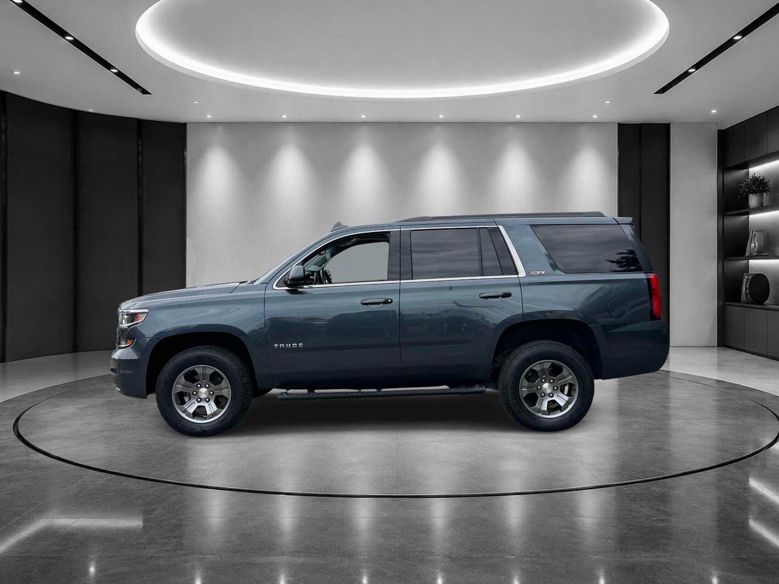 Used 2019 Chevrolet Tahoe LT w/ Off-Road Package AWD/4WD image 3