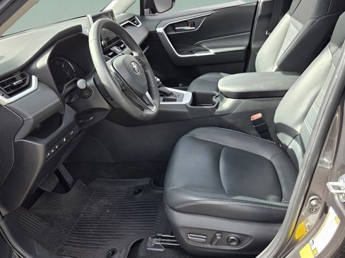 Used 2024 Toyota RAV4 XLE Premium image 21