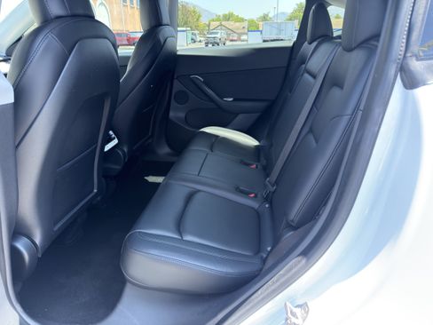 Used 2021 Tesla Model Y Long Range AWD/4WD image 15