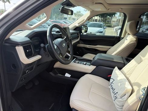 Used 2024 Ford Expedition Platinum AWD/4WD image 14