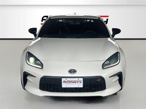 Used 2025 Toyota GR86 Premium image 2