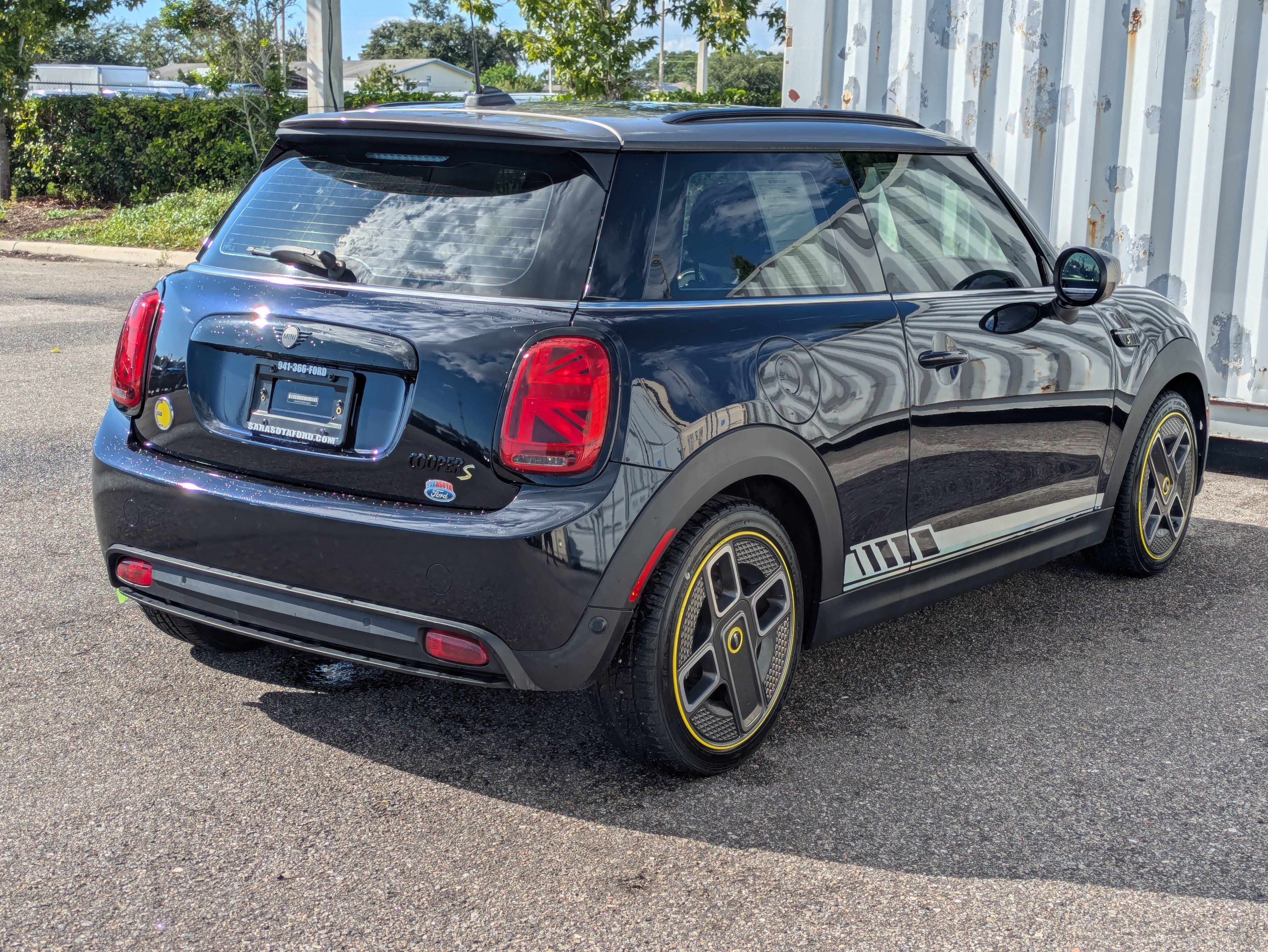 Used 2024 MINI Cooper SE FWD image 5