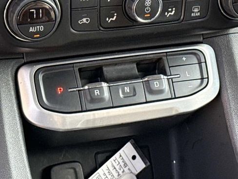 Used 2020 GMC Acadia SLT w/ Driver Alert Package II image 23